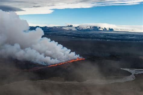 Bardarbunga Volcano Erupts On Iceland Spewing Molten Lava And Ash In
