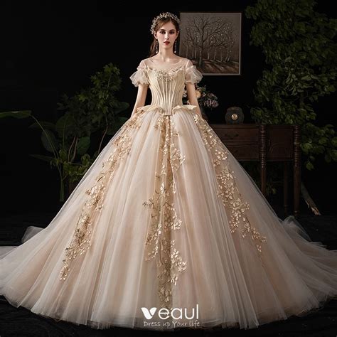 These lovely alternative wedding dresses have been adapted to make them perfect for the modern bride, whilst retaining their unique charm. Magnífico Estilo Victoriano Vintage Champán Vestidos De ...