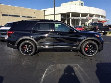 5.4 inches shorter front overhang. 2020 Ford Explorer ST Black (With images) | 2020 ford ...