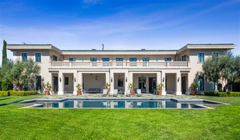 Luxury Living Take A Virtual Tour Of A Los Angeles Mansion The