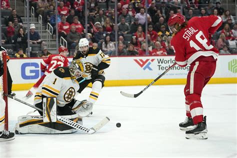 Red Wings Stop Bruins Three Game Winning Streak In Detroit Abc6