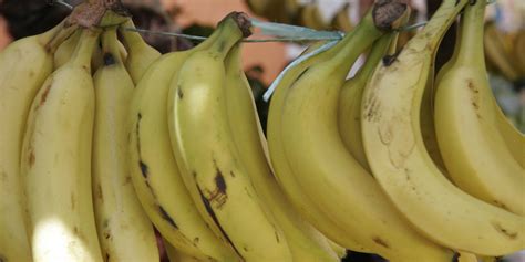 8 Unusual Uses For Bananas Huffpost