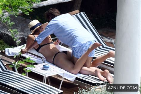 Maria Sharapova Sexy With Alexander Gilkes While On Holiday In Positano Aznude