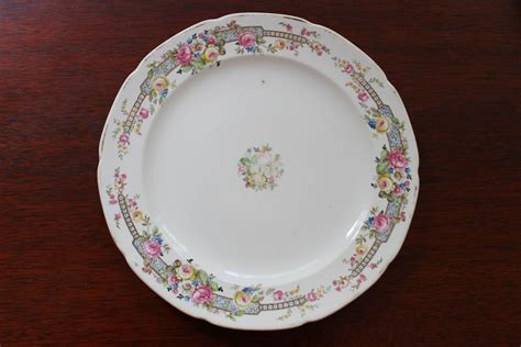 The most common floral patterned dinner plates material is ceramic. Crooksville China floral center and border 9" dinner plate ...