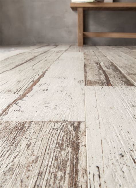 Rustic Or Beach Style This Blendart Natural Whitewashed Wood Effect