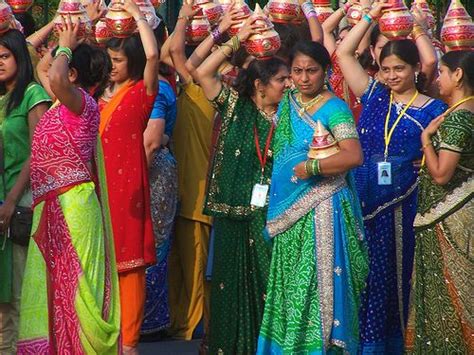 18 Vibrant Pictures Of Saris Indian Women Fashion Sari Teej Festival