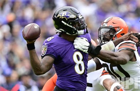 Photo Cleveland Browns Vs Baltimore Ravens In Baltimore