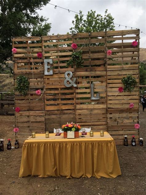 15 Wooden Pallet Wedding Backdrop Eco Friendly Way To Use In Your