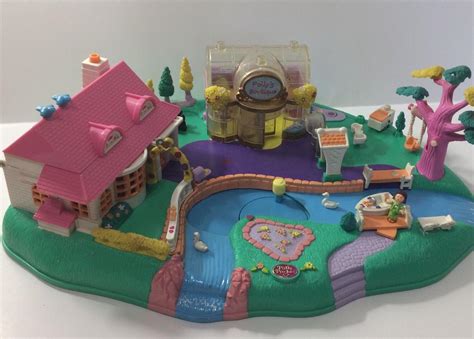 Vintage 1996 Polly Pocket Bluebird Magical Movin Pollyville W One
