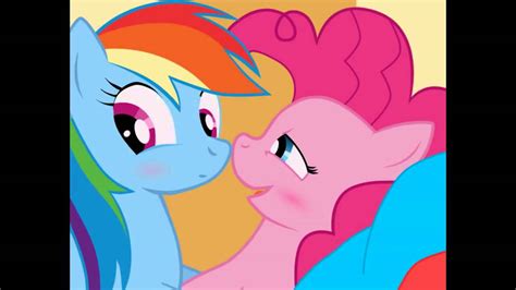 I must admit i had way too much fun in this game creating hip, modern looks for pinkie pie and rainbow dash! My Little Pony Rainbow Dash And Pinkie Pie Kiss