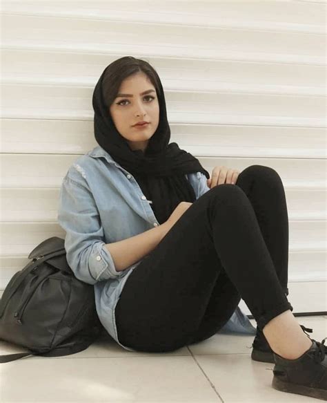 pin by hot girls daily 18 on iranian girls gaya hijab pakaian wanita wanita