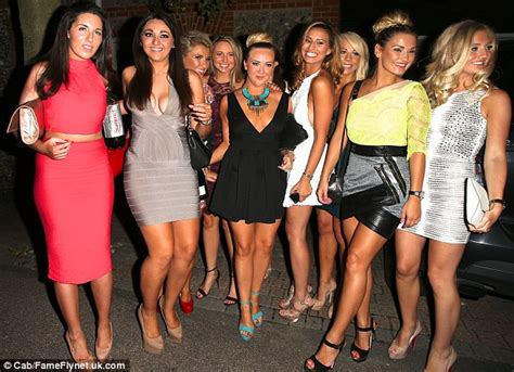 Towies Sam Faiers Helps Ferne Mccann Celebrate Her Birthday On A London Night Out With The