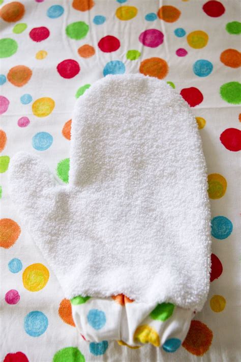 Baby Bath Mitt Tutorial Diy Mittens Baby Bath Baby Mittens