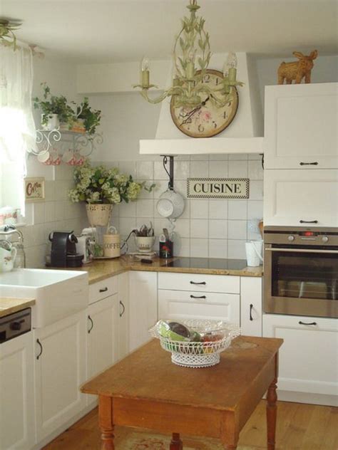 Keep a trio of mini planters with fresh herbs on the counter. 30 Stunning Country Kitchen Design Ideas - Decoration Love