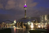 Düsseldorf Fernsehturm und Medienhafen vom Hyatt Hotel Foto & Bild ...