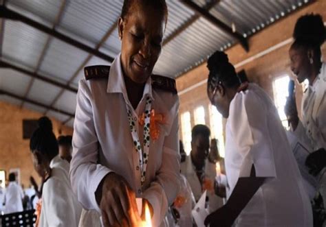 Anamwino Akukumana Ndi Kutha Nkhani Zaposachedwa Zapasukulu Nkhani