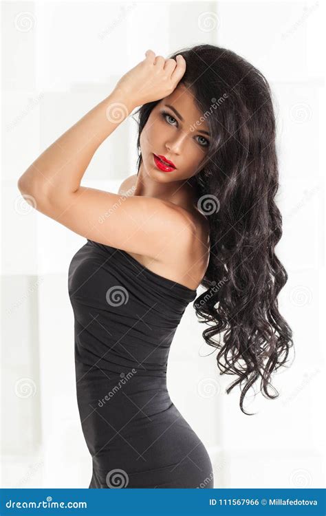 Sexy Mode Modell Woman Schöner Brunette Stockfoto Bild Von Karosserie Porträt 111567966
