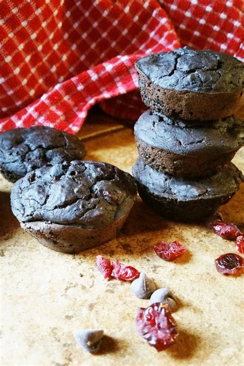 4 fat *percent daily values are based on a 2,000 calorie diet. Dark Chocolate Cranberry Muffins | Recipe | Cranberry ...