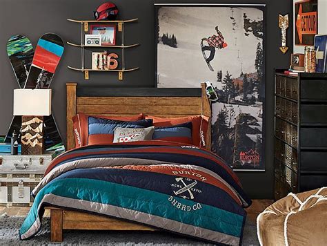I am a snowboarder, but i dont want my room to be all about snowboarding, but alot of snowy mountain type things instead. The BEST skiing themed rooms! - I Love to Ski and Board
