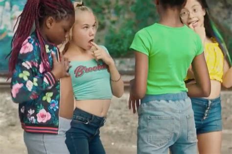 Cuties Netflix Sexualiza A Menores Con Película Sobre Niñas Que