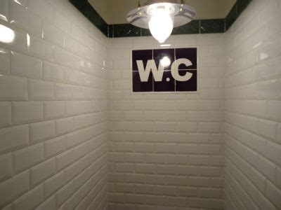 Nos idées originales qui sortent du lot. Des WC originaux avec le carrelage métro | Carrelage metro ...