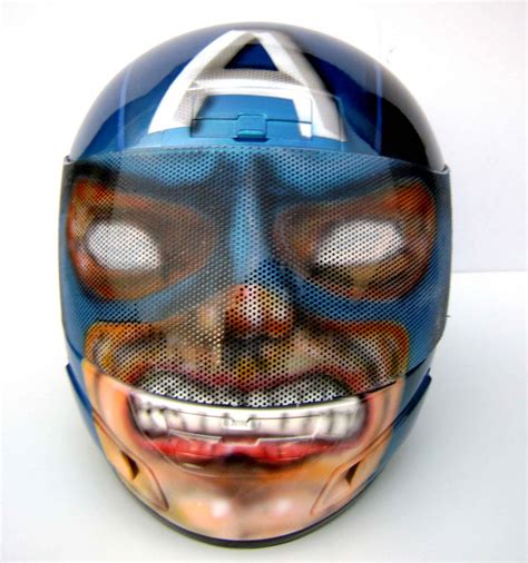 This captain america helmet is an excellent choice for those riders who want to add a nice touch to their gear and overall style. Angeluz Creations: Custom Motorcycle Helmet "Captain America"