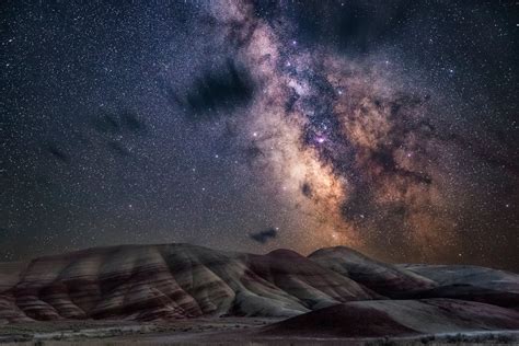 The Milky Way Galaxy Seen Over Painted Hills Earth Blog