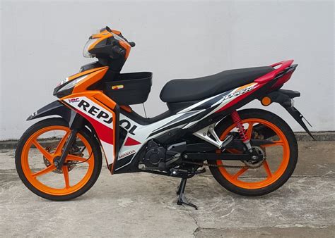 The engine produces a maximum peak output power of 8.46 hp (6.2 kw) @ 8460 rpm. Honda Wave Dash 110 ( Repsol ) - 2017 - OTR - Chiang Motors