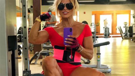 fit grandma andréa sunshine goes viral after wearing a bikini to lift weights page 6