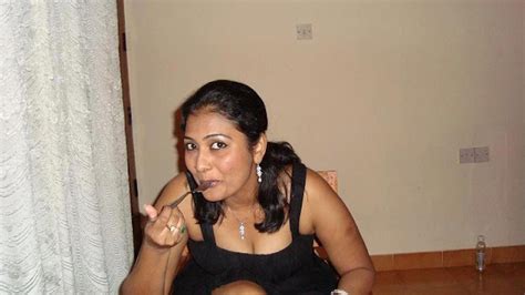 In Pictures Riya Aunty In Hot Looks Still Hot And Sexy