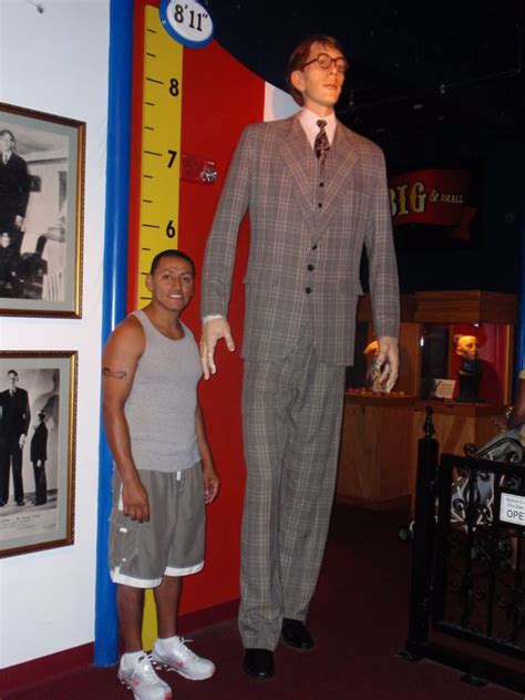 Tallest People In The World The Tallest Man In The World Photo