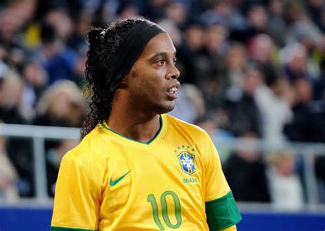 Football features · chelsea email · sport features · cold war. Ronaldinho annoncé à Abidjan le 29 novembre prochain ...