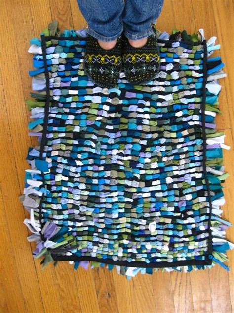 Rug Made Out Of Tshirt Scraps Recycled T Shirts Old T Shirts Sewing