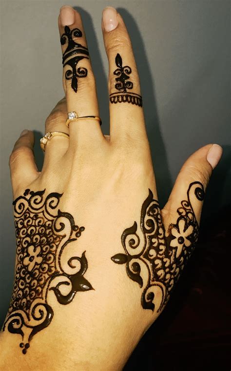 Simple And Easy Henna Design Henna Henna Hand Tattoo Mehndi Designs