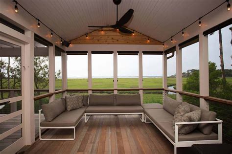 Find screen porch furniture, decor and porch kits to create a space where friends and family come together to enjoy the outdoors with all the comforts of home. 30 Delightful And Intimate Three-Season Screened Porch ...