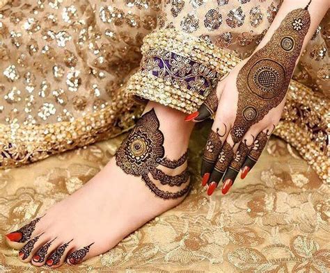 Check beautiful & simple arabic mehndi designs 2020 that can be tried on wedding. 100+ Latest Mehndi Designs For Girls (Simple & Easy -2018 ...