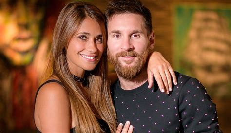 Inside Lionel Messis Relationship With His Wife Antonella Roccuzzo
