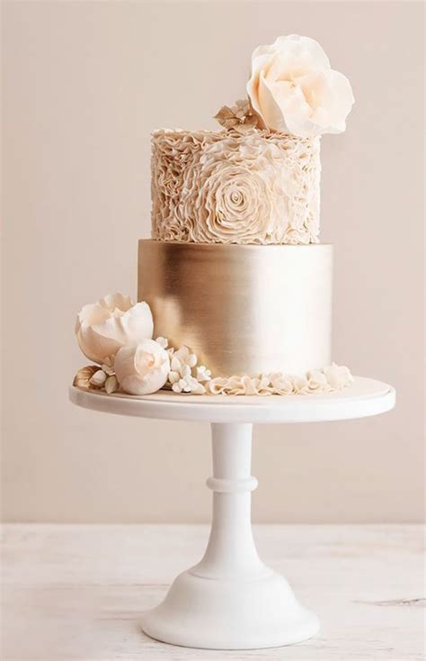 Golden Metallic Hue Wedding Cakes For You To Go Gaga Over Hochzeitstorte Elegant