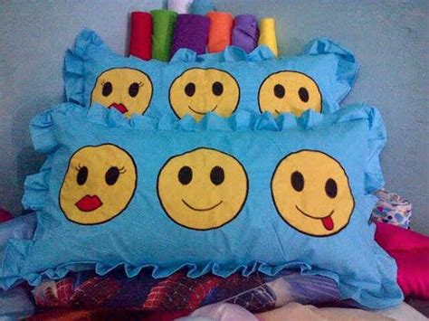 Pohon natal dari kertas koran bekas. Q-ta Collection - Kreasi Unik dari Kain: Bantal Lucu uk ...