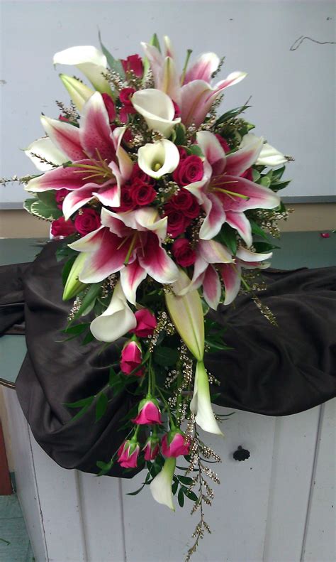 Ideas For You To Choose Lilies Wedding Bouquet Lilies Are Sensitive
