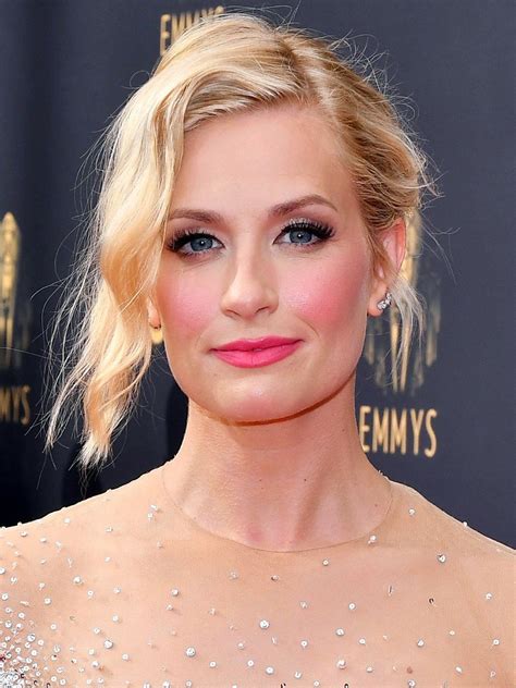 Beth Behrs No Makeup