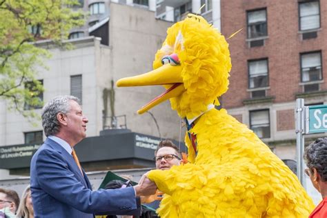 bill de blasio should run for president it s not like he has anything else to do