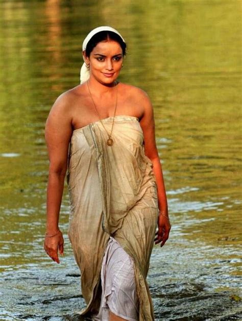 Pin By Anoop Mylarappa On Chub Bikini Images Shweta Menon Actress