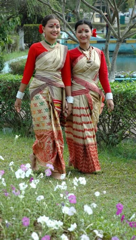Bihu Dancers In Moga Silk Sarees Assam India Clothes Traditional