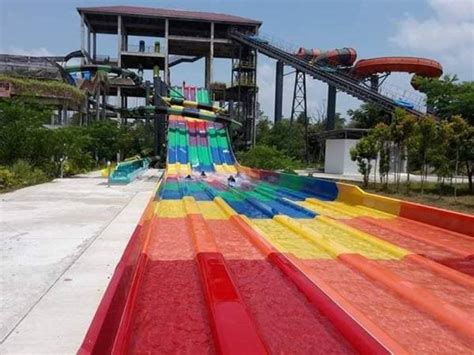 The attractions are kids slide, leisure pool. 10 taman tema air yang boleh anda kunjungi