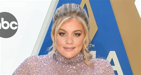 Country Music Star Lauren Alaina Revealed She’s Engaged While On Stage Engaged Lauren Alaina
