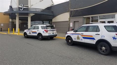 Nanaimo Rcmp Deem Woodgrove Centre All Clear After Threat Made