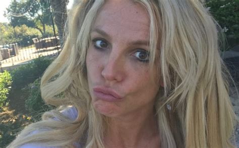 Unrecognizable Britney Spears Disappointed Some Of Her Followers Showing Her Chubby Legs And