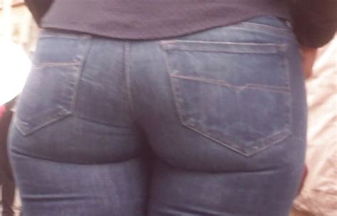 Nice Big Juicy Teen Ass And Butt In Very Tight Blue Jeans