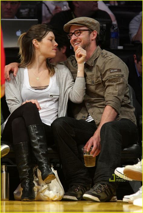 Justin Timberlake Jessica Biel Kissing Camera Couple Photo Jessica Biel Justin